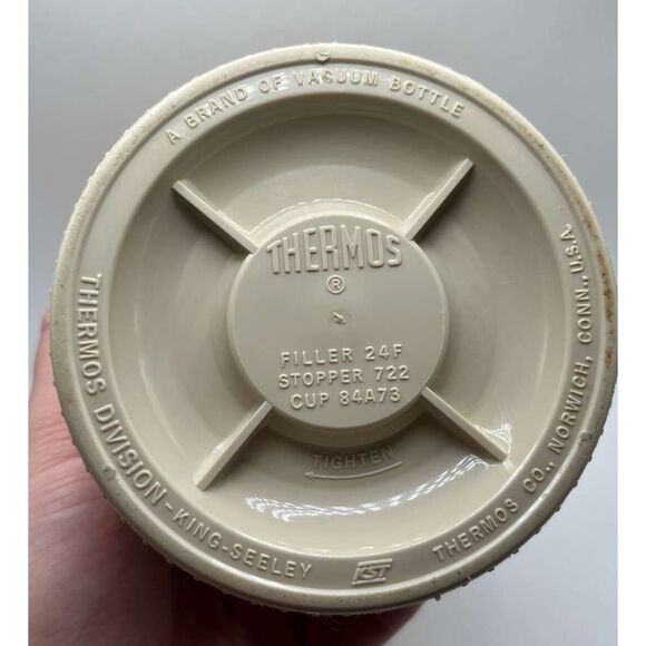 Vintage Thermos Model 24F 24 Oz Yellow Insulated Vacuum Bottle USA - Picture 3 of 3